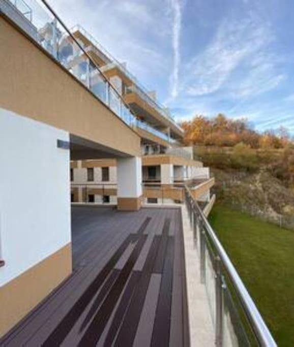 Modern Apartment With City-View Near Poiana Braszów Zewnętrze zdjęcie